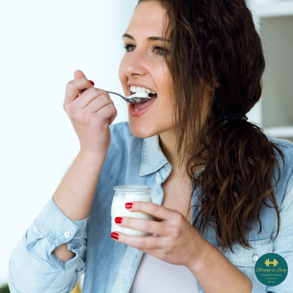 eating on the go protein snack Greek yogurt for busy women